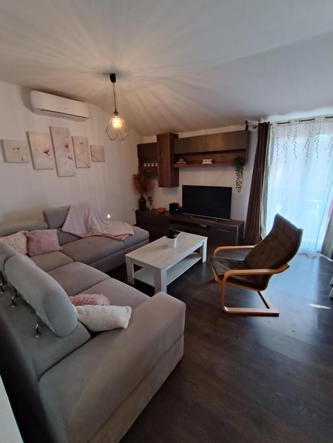 Apartman Brigita Apartamento Biograd Na Moru Exterior foto